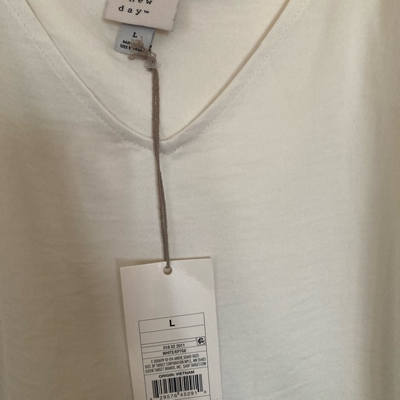 A New Day NWT Ivory Camisole Adjustable Spaghetti Strap V-neck Split Hem 10 - Picture 5 of 8